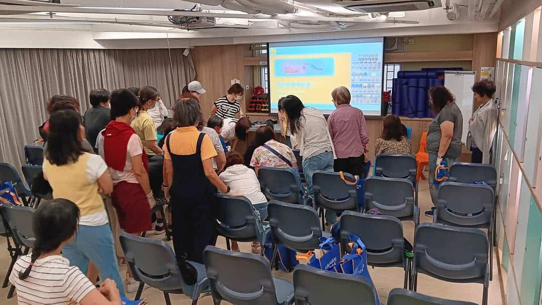 賽馬會“50展新晴”婦女健康計劃 於聖雅各福群會健智匯舉辦了一場專題教育講座